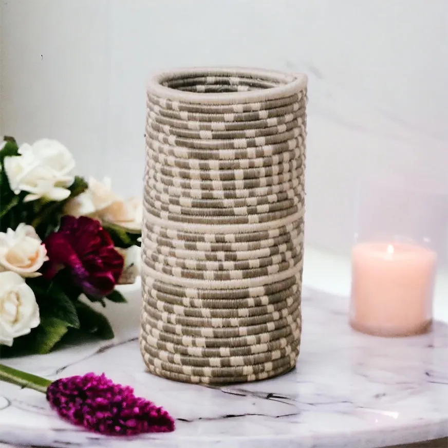 BLACK RAFFIA VASE - GREY