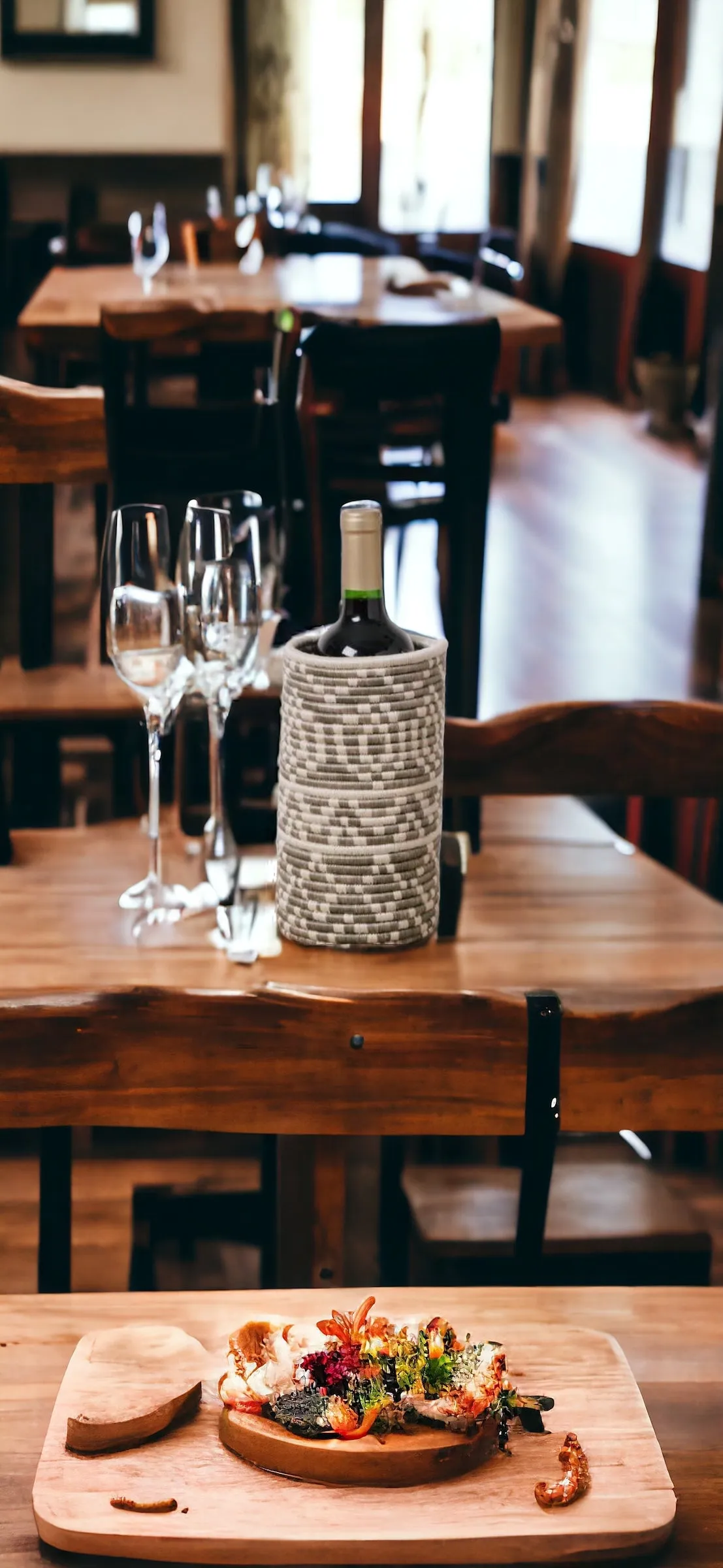 BLACK RAFFIA VASE - GREY